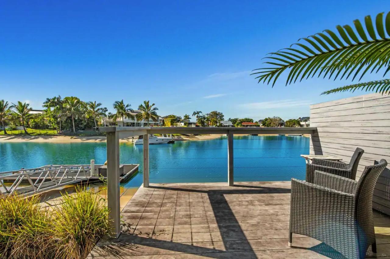 Broadbeach Bungalow - Heated Pool - Sleeps 7 골드코스트 외부 사진
